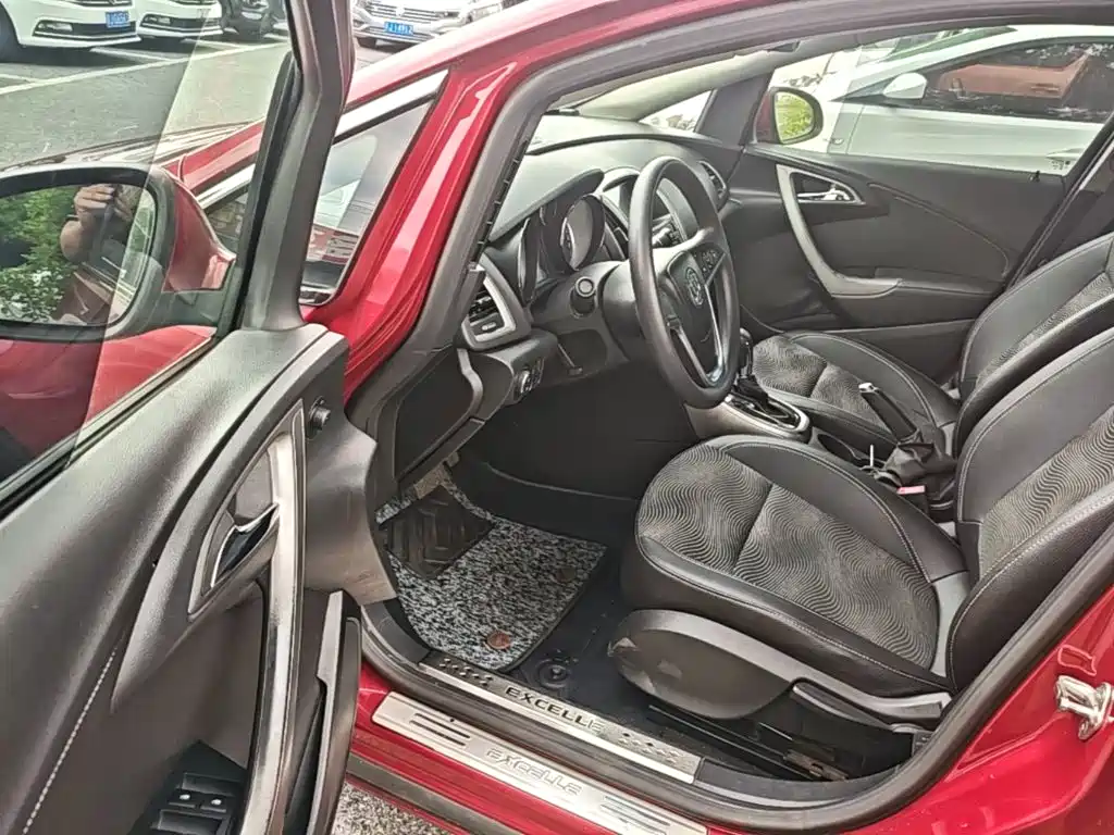 Фото 16 - Buick Excelle