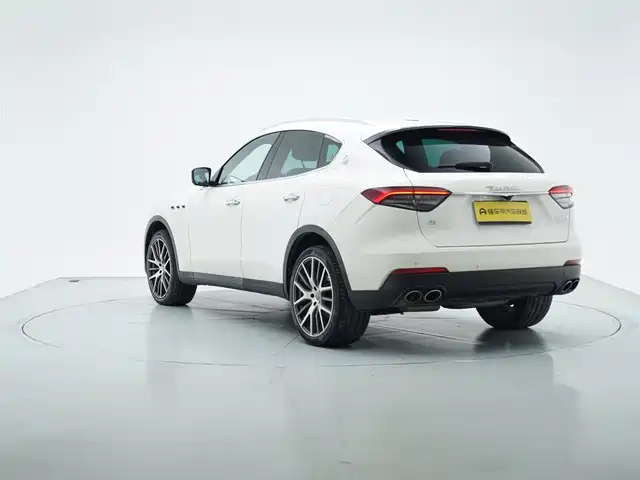 Фото 6 - Maserati Levante