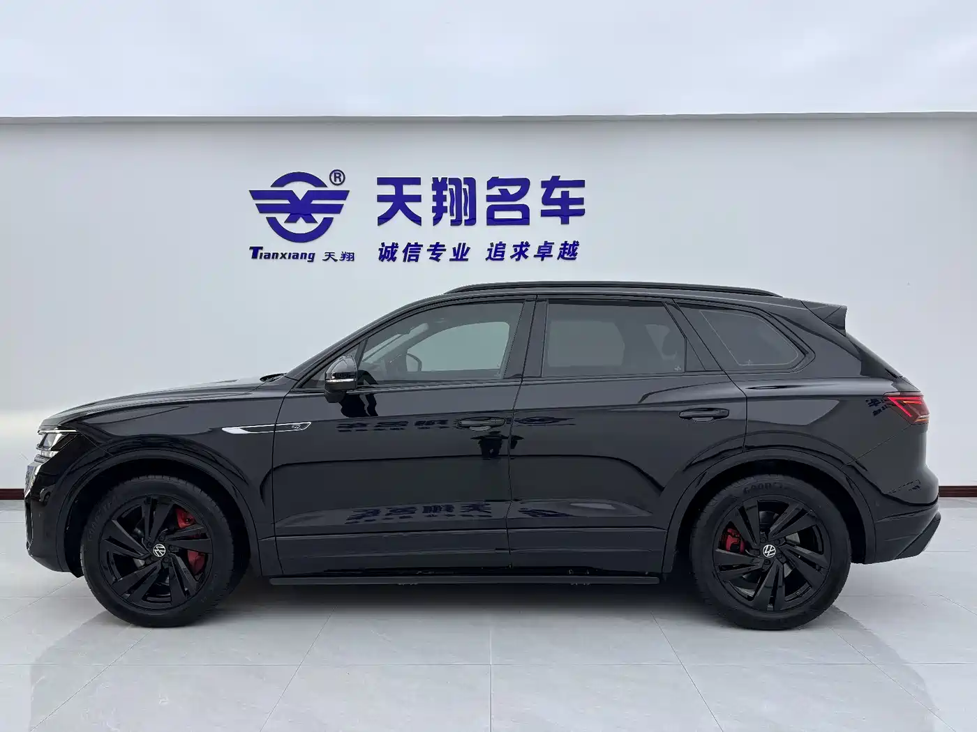 VOLKSWAGEN TOUAREG