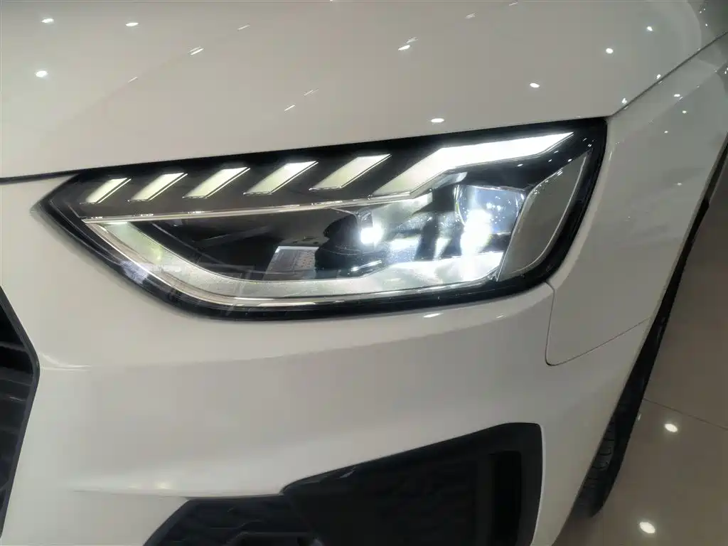 Audi A4L 2023 40 TFSI Luxury Sport фото 18