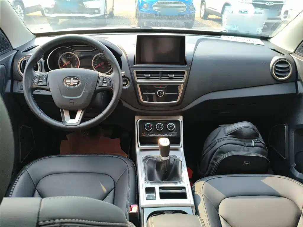 Besturn X40 2019 2019 1.6L Manual Luxury Type China V