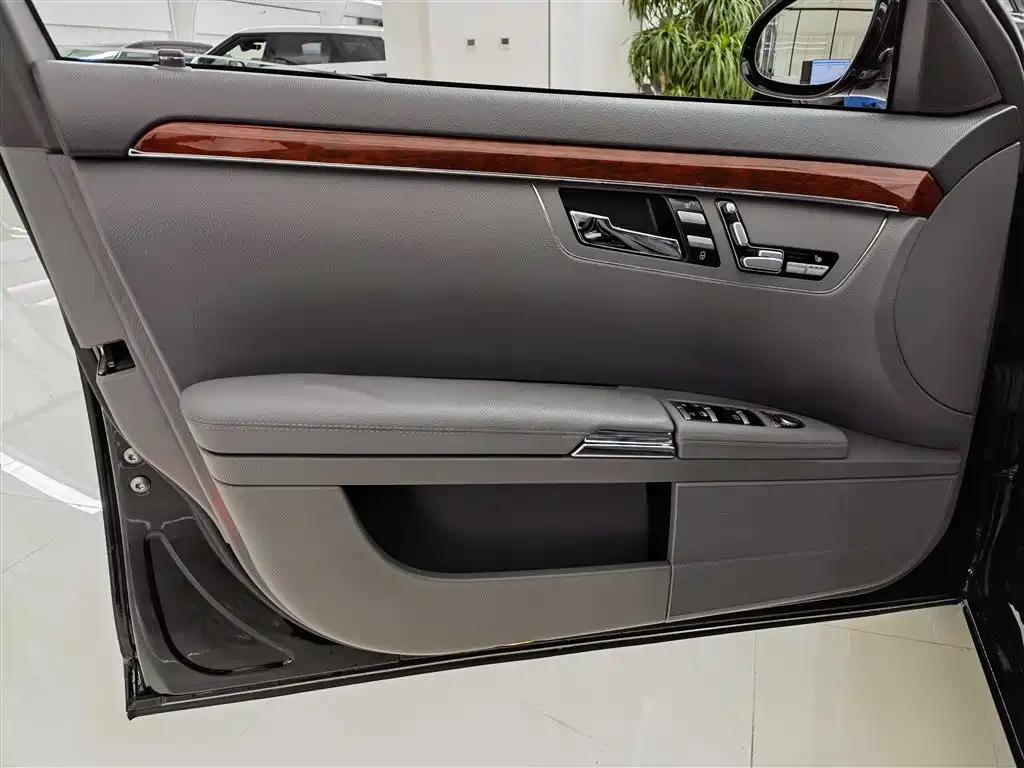 Mercedes-Benz S-Class 2008 S 300 L Business фото 8
