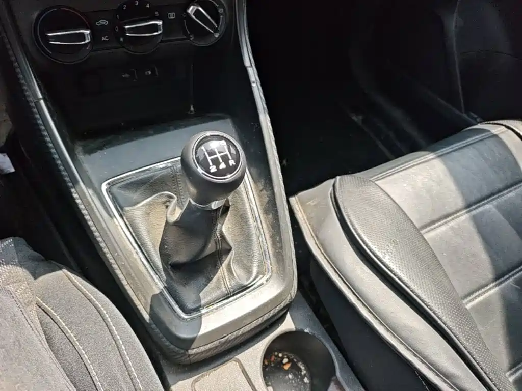 MG ZS 2020 2019 1.5L Manual 65-inch Panoramic Sunroof Global Edition (China VI)