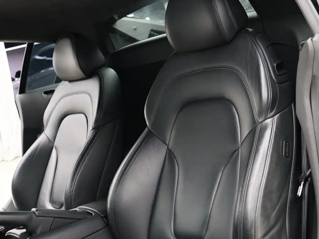 Фото 3 - Audi R8