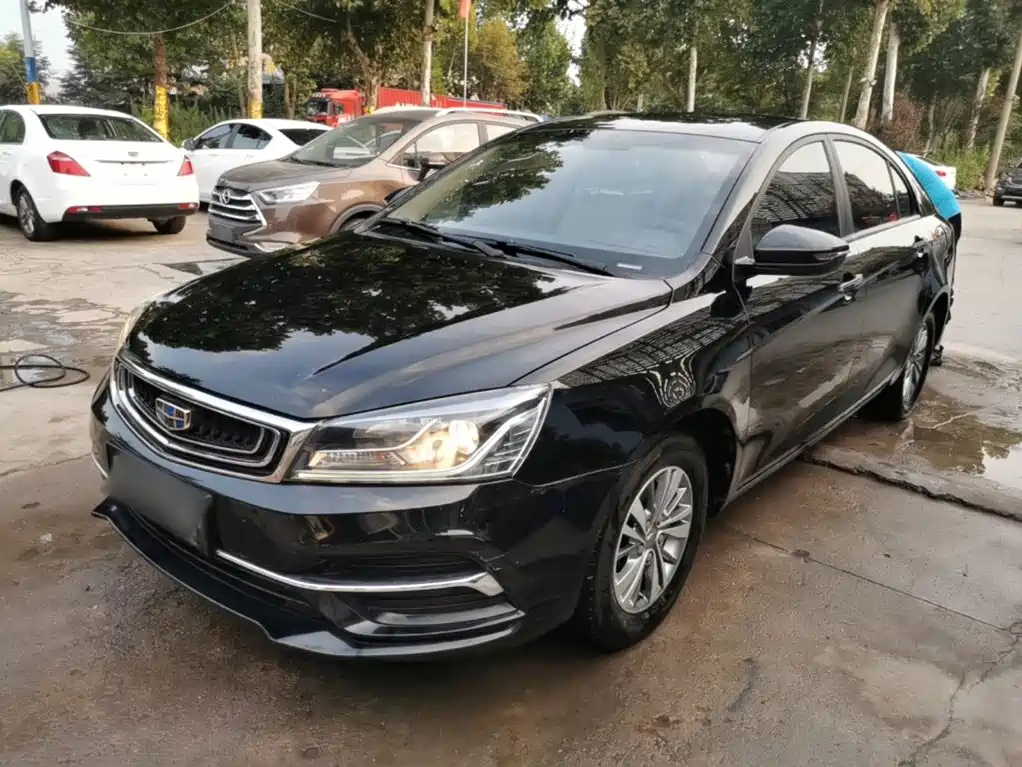 Фото 2 - Geely Emgrand