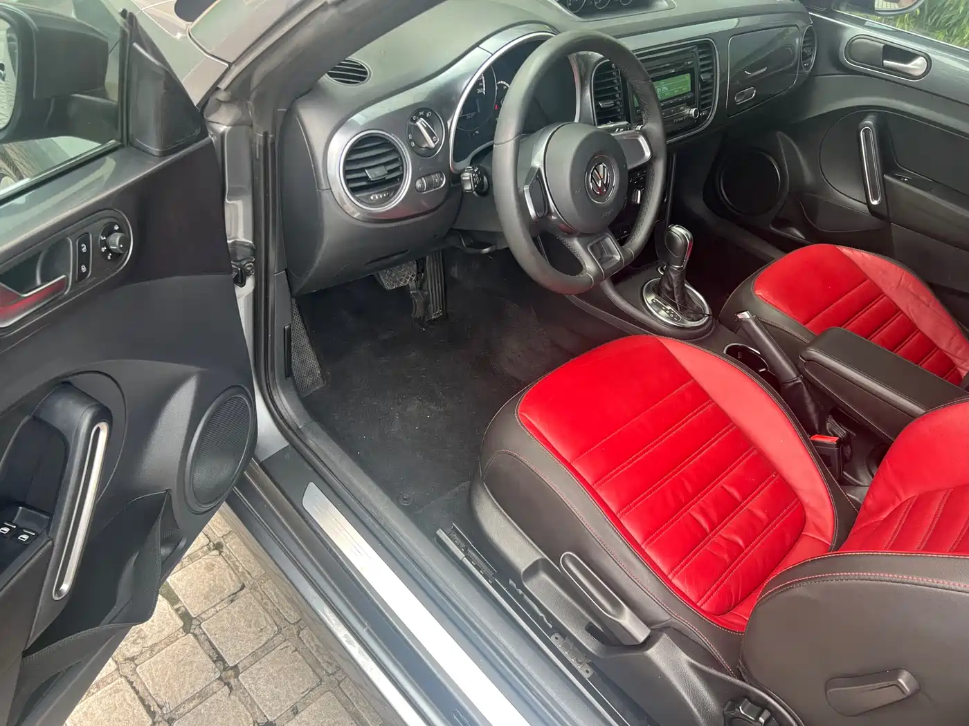 Volkswagen Beetle 2013 1.4TSI Comfort фото 9