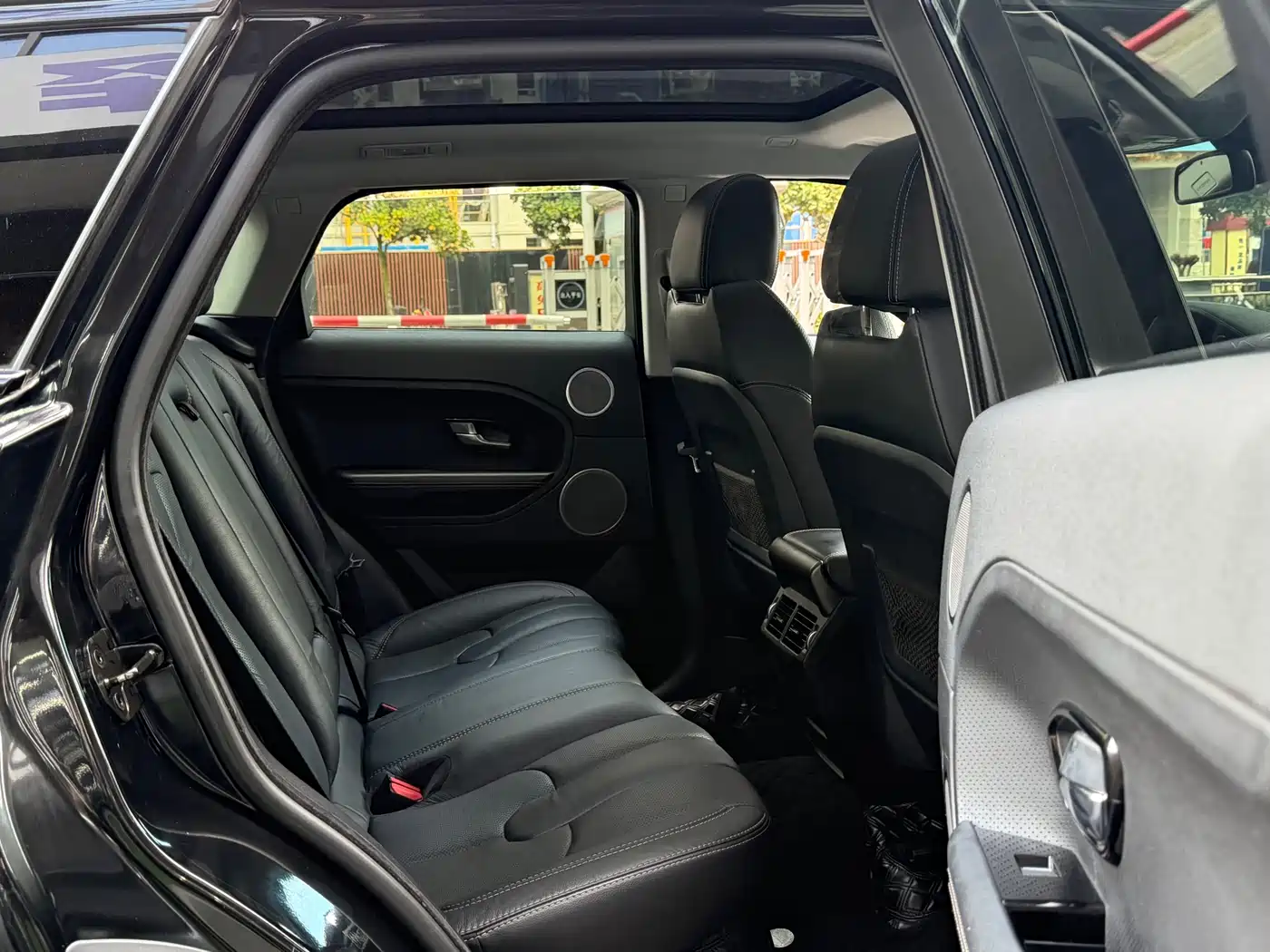 Land Rover Range Rover Evoque (Import) 2013 2.2T 5-door Diesel фото 9