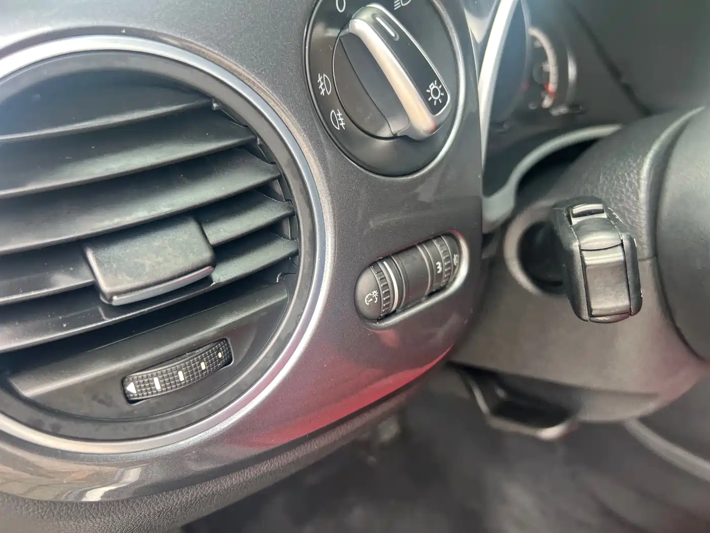 Volkswagen Beetle 2013 1.4TSI Comfort фото 11