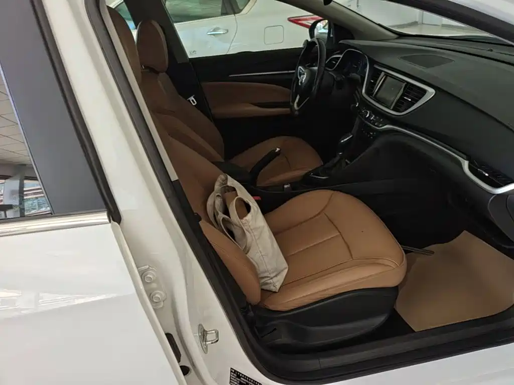 Фото 25 - Buick Excelle