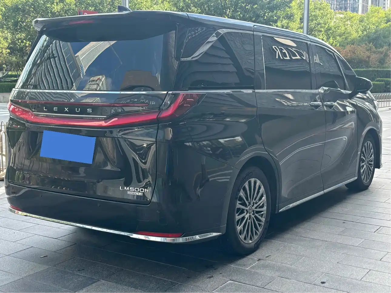 Lexus LM 2026 2025 Model 500h Six-Seater Prestige Edition