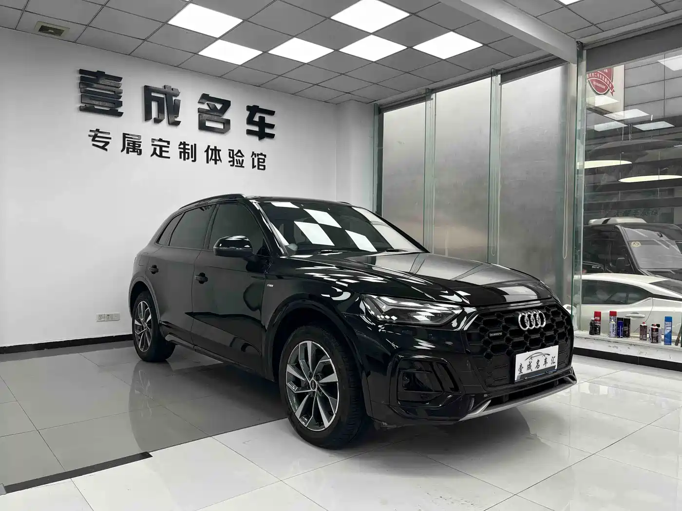 Audi Q5L 2023 40T Luxury Dynamic фото 3