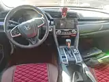 Фото 10 - Honda Civic