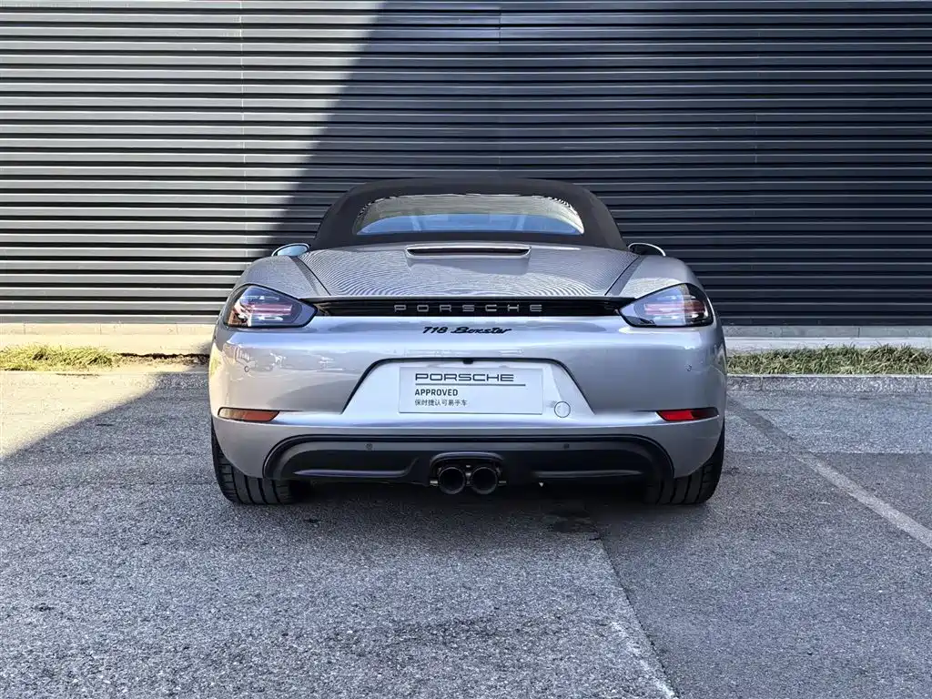 PORSCHE 718