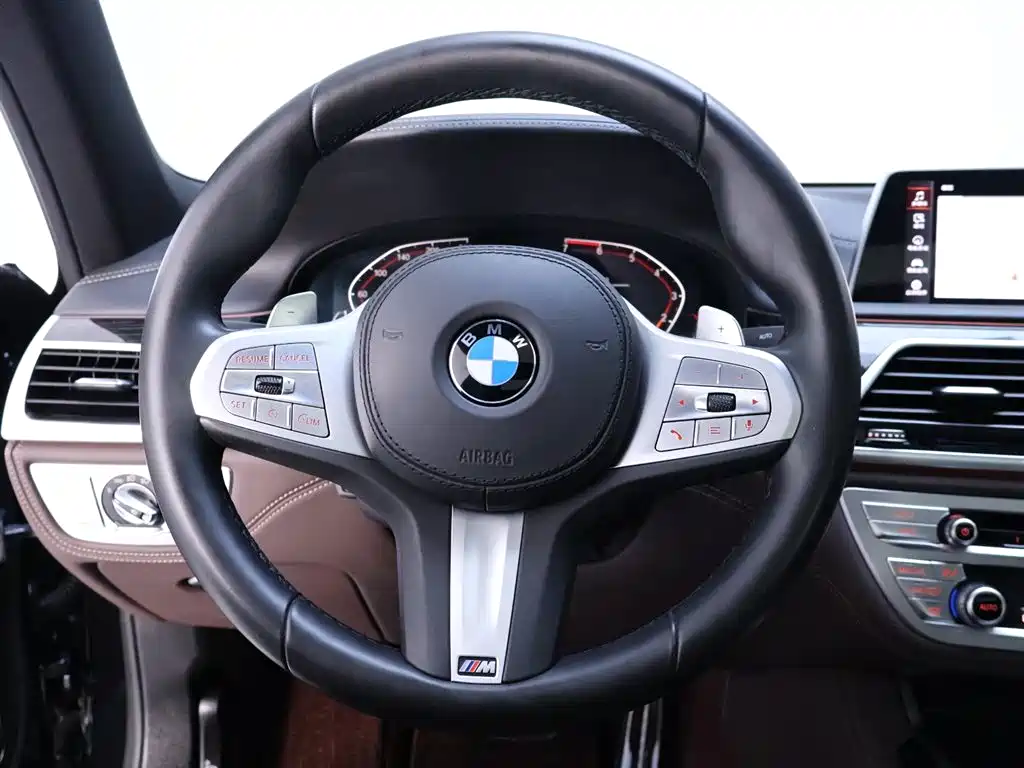 BMW 7 Series 2019 730Li M Sport Package фото 16