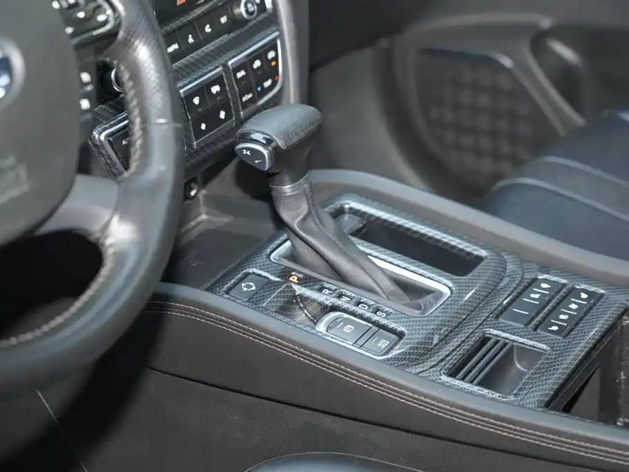 GAC Trumpchi Trumpchi GS7 2017 320T 2WD Luxury Smart Connect фото 13