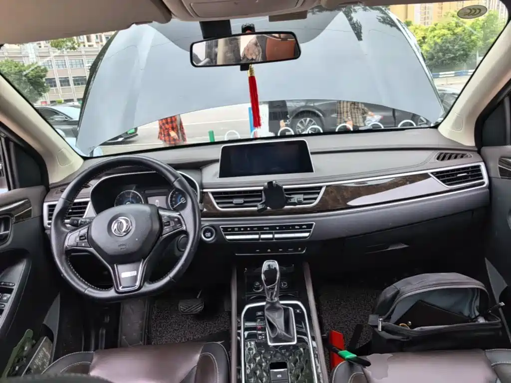 Dongfeng Fengguang Fengguang 580 2020 2020 1.5T CVT Luxury