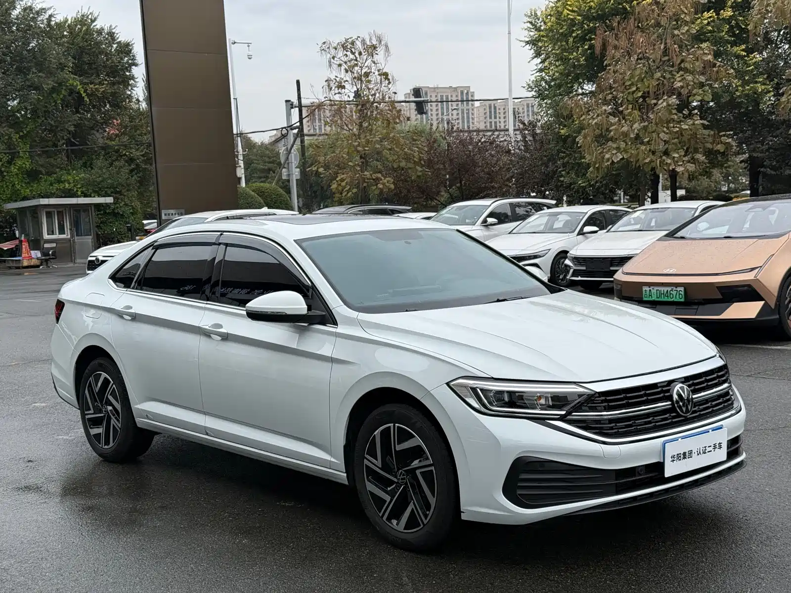 Photo 3 - Volkswagen Sagitar