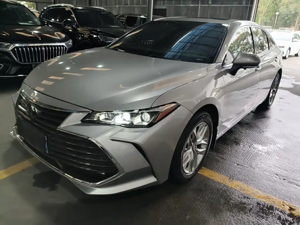 Фото 2 - Toyota Avalon