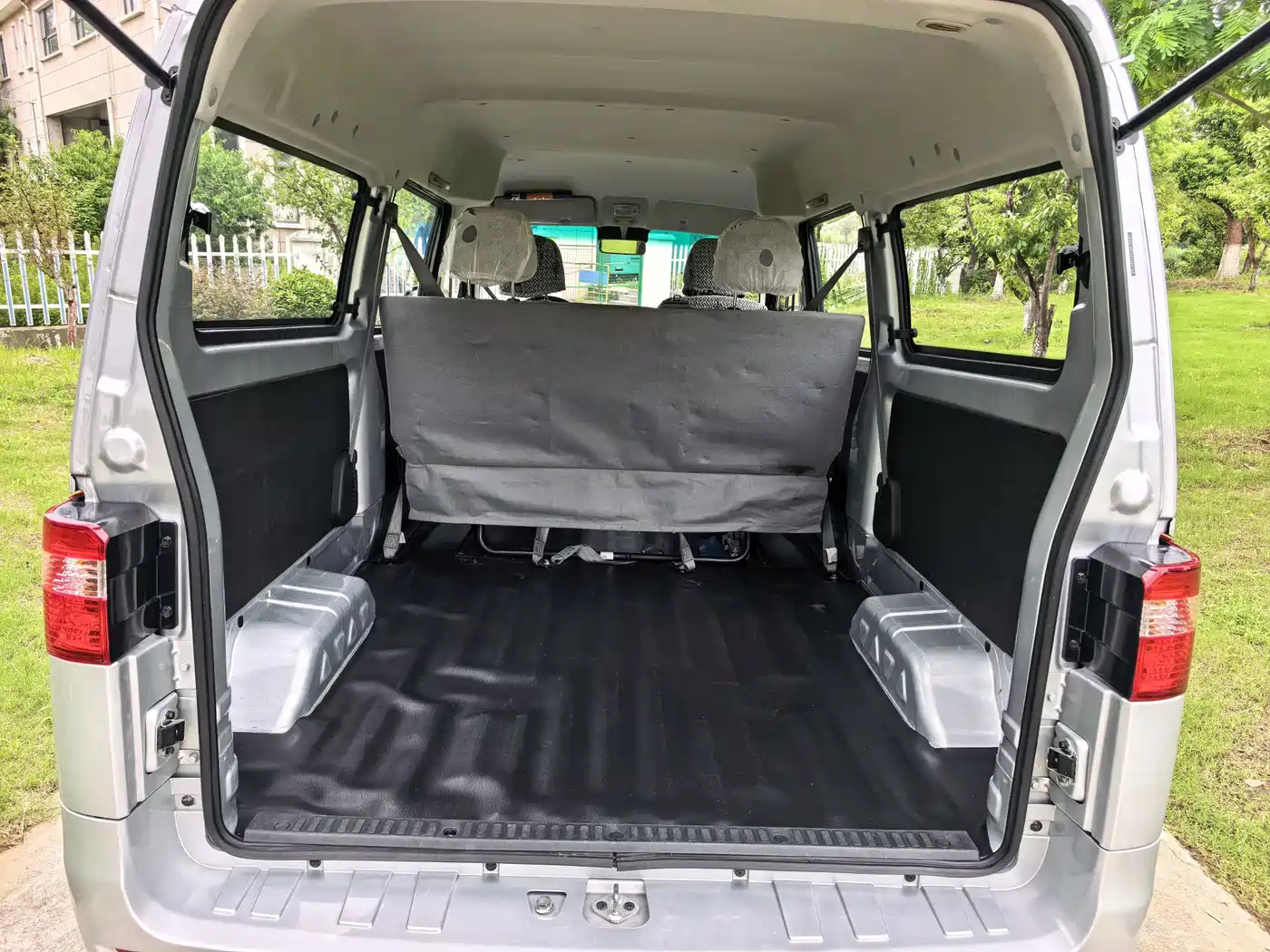 Jinbei Little Sea Lion X30 2024 2024 1.5L Wealth Coach 5/6/7 Seater with Front AC