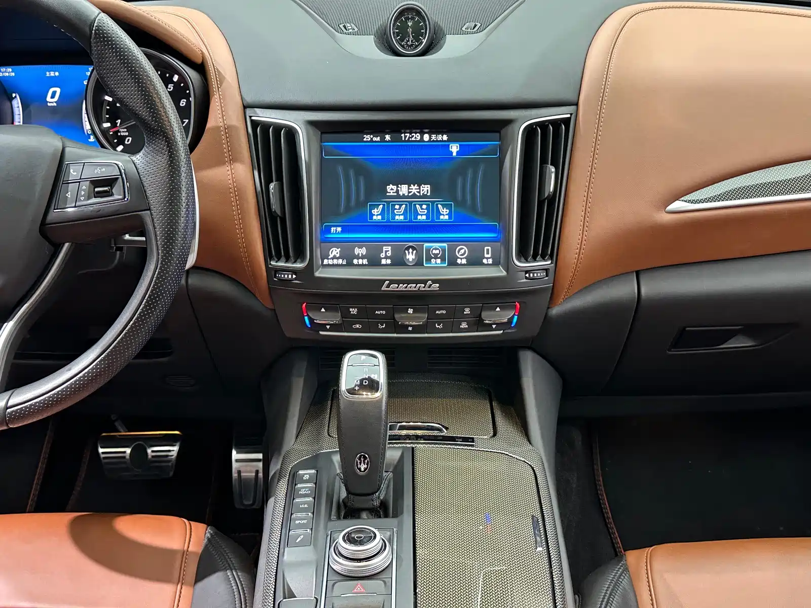 Фото 21 - Maserati Levante