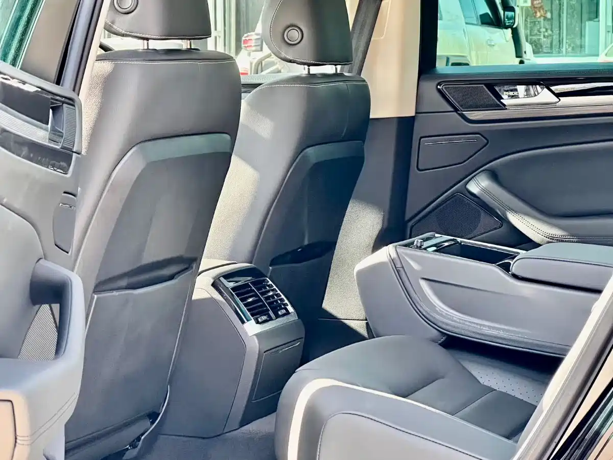 Volkswagen Phideon 2019 380TSI 2WD Business Edition China VI фото 6