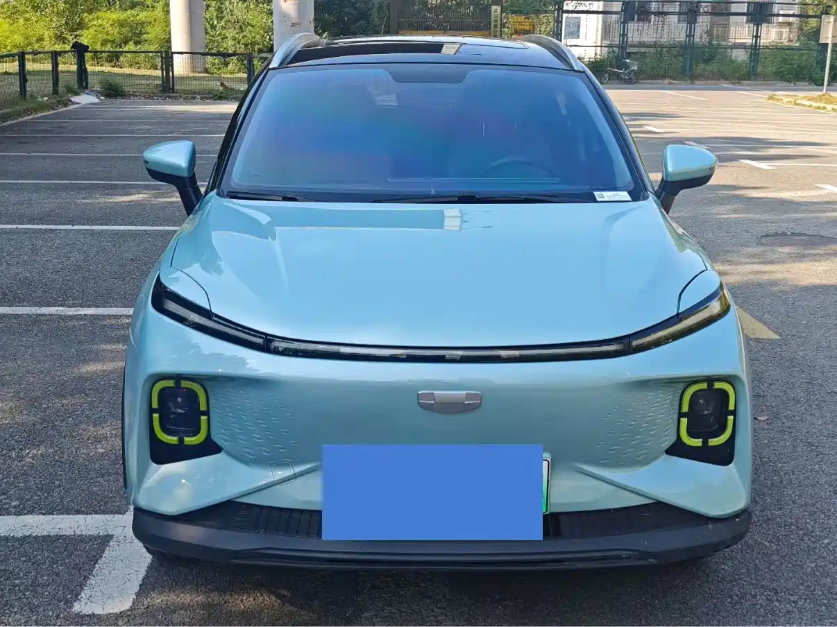 Фото 1 - Geely Geometry E Firefly