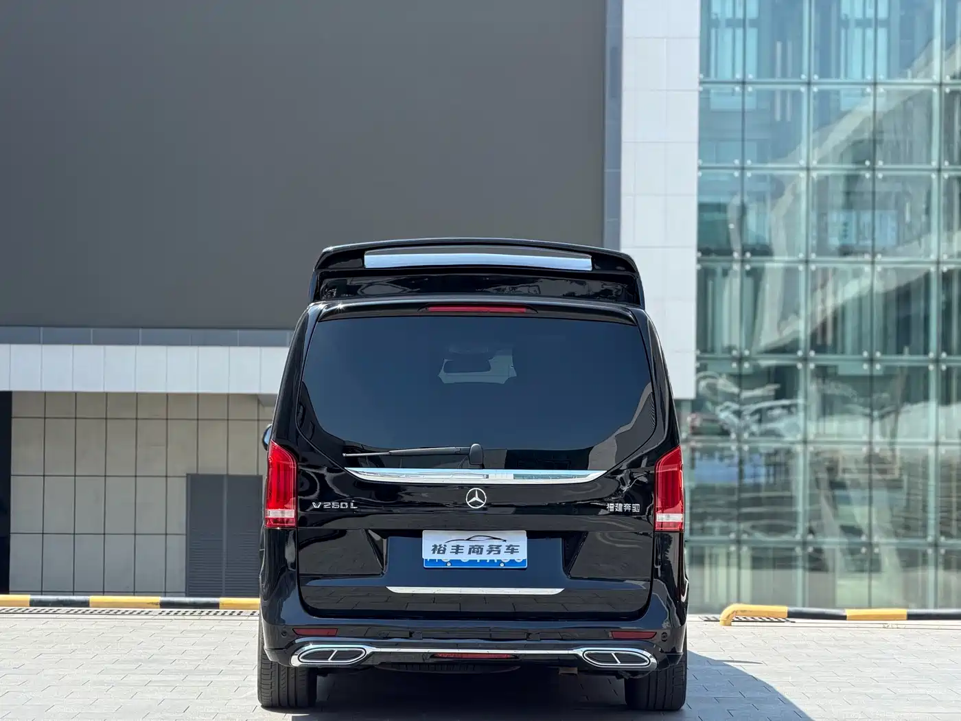 Mercedes-Benz V-Class 2022 V 260 L Long Wheelbase Luxury Edition фото 16
