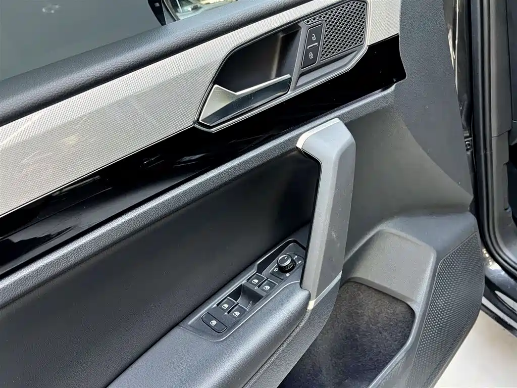 Volkswagen Tayron 2020 330TSI 2WD Luxury Smart Edition фото 14