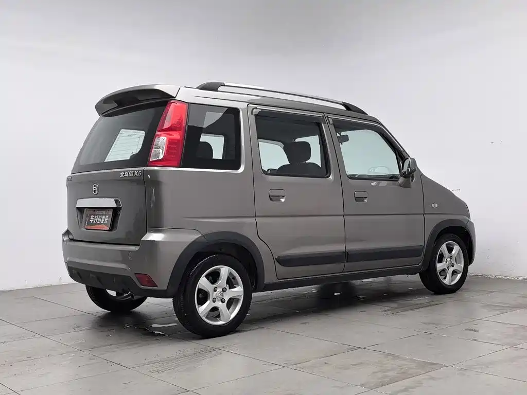 Suzuki Beidouxing X5 2015 2013 Facelift 1.4L Luxury