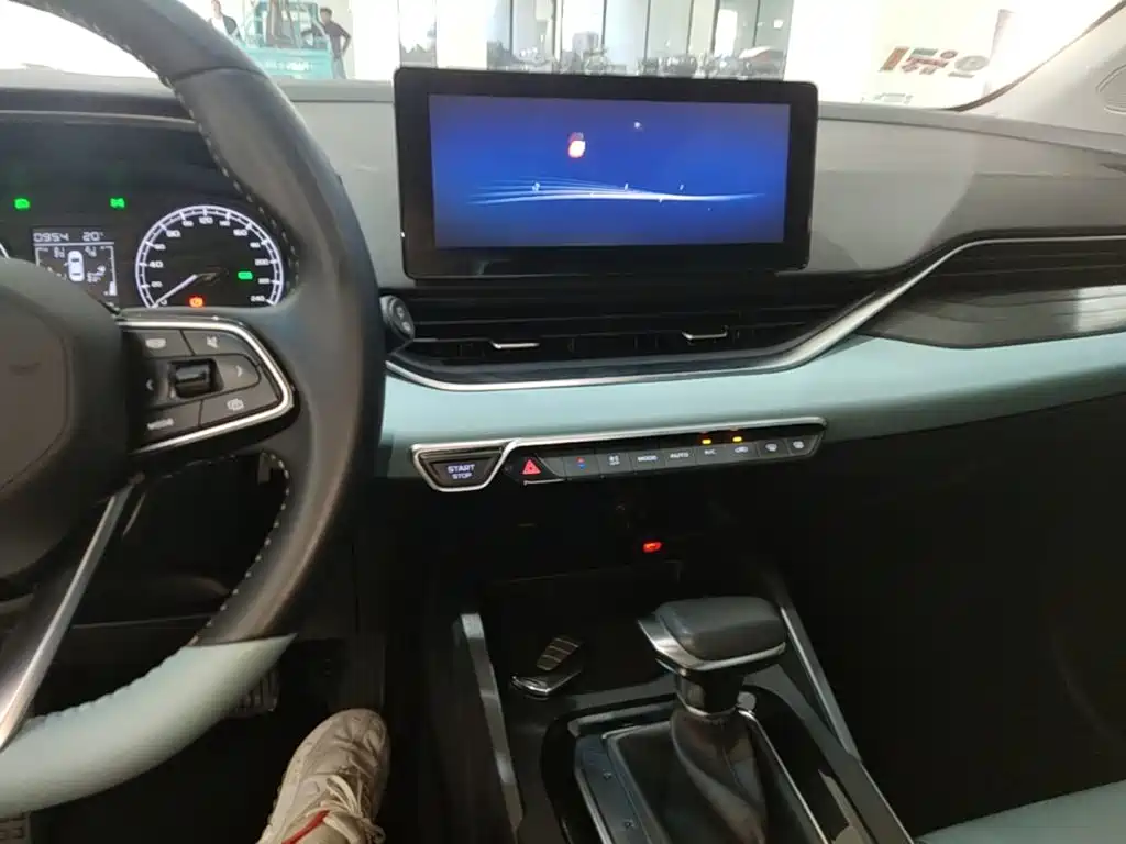 Geely Emgrand S 2022 2022 1.4T CVT Crossover Player