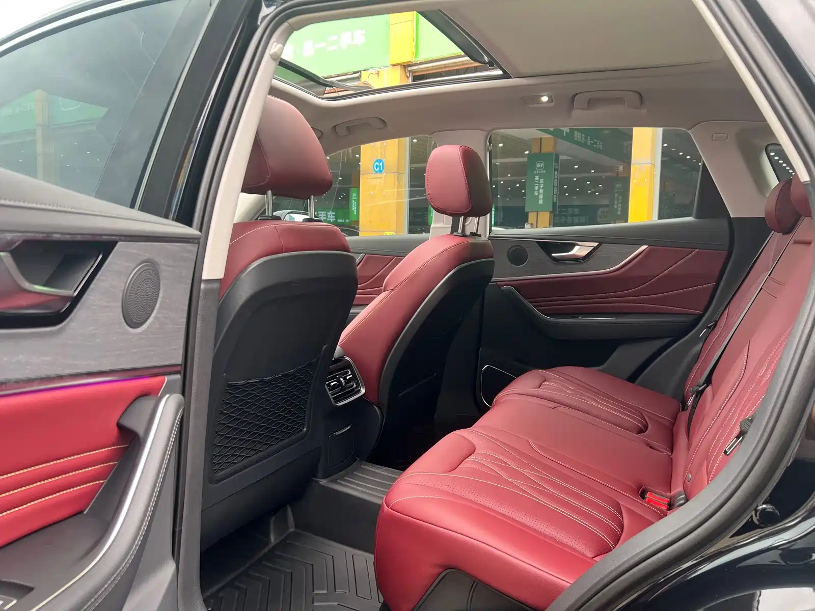 Фото 6 - Hongqi HS5