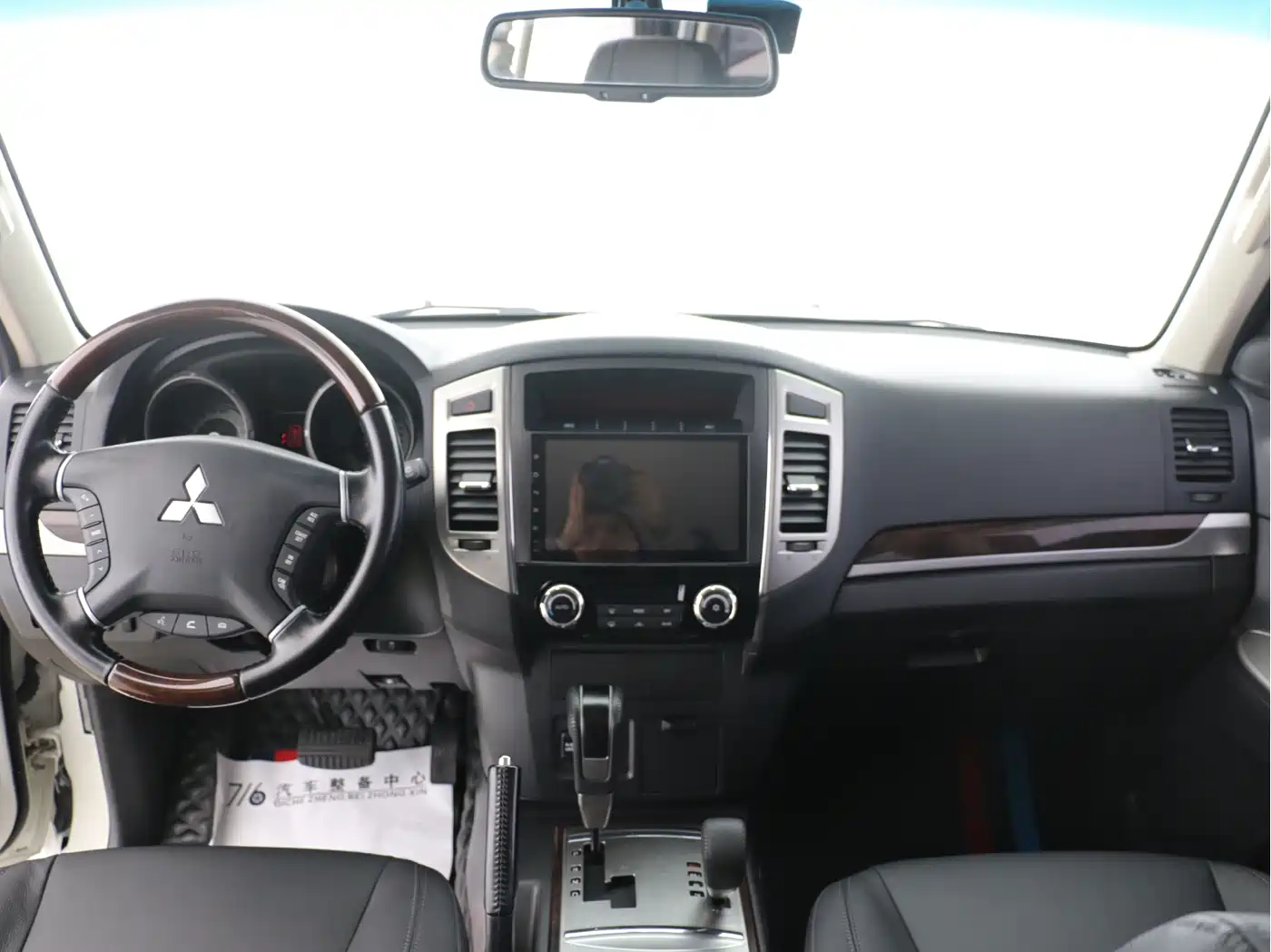 Mitsubishi Pajero (Import) 2020 3.0L Automatic Luxury Off-Road Edition фото 9