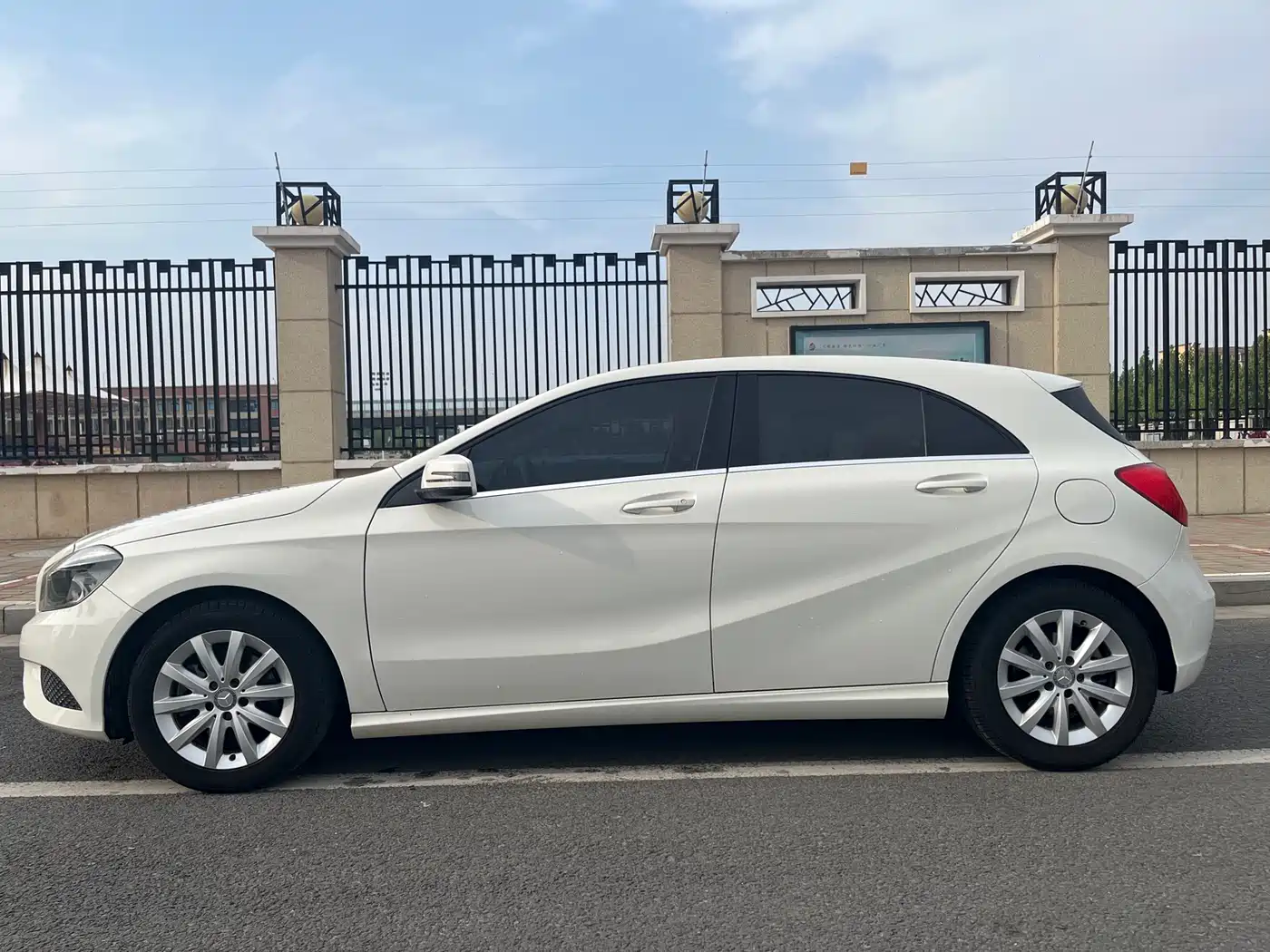 Mercedes-Benz A-Class (Import) 2015 A 180 Standard фото 5