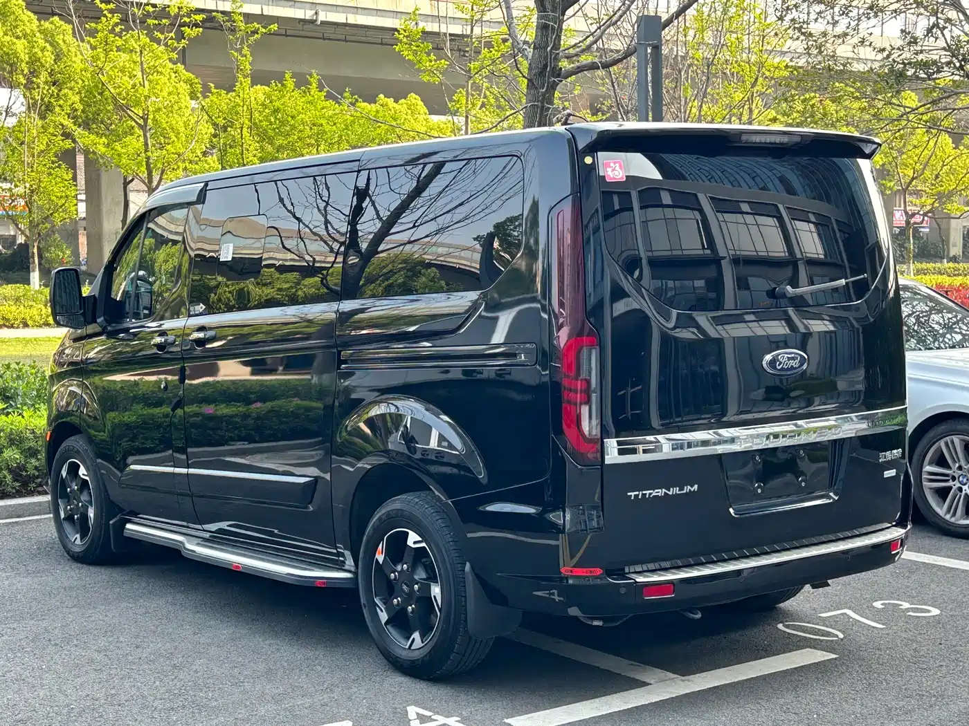 Ford Tourneo 2023 2.0T Automatic Premium Edition фото 4