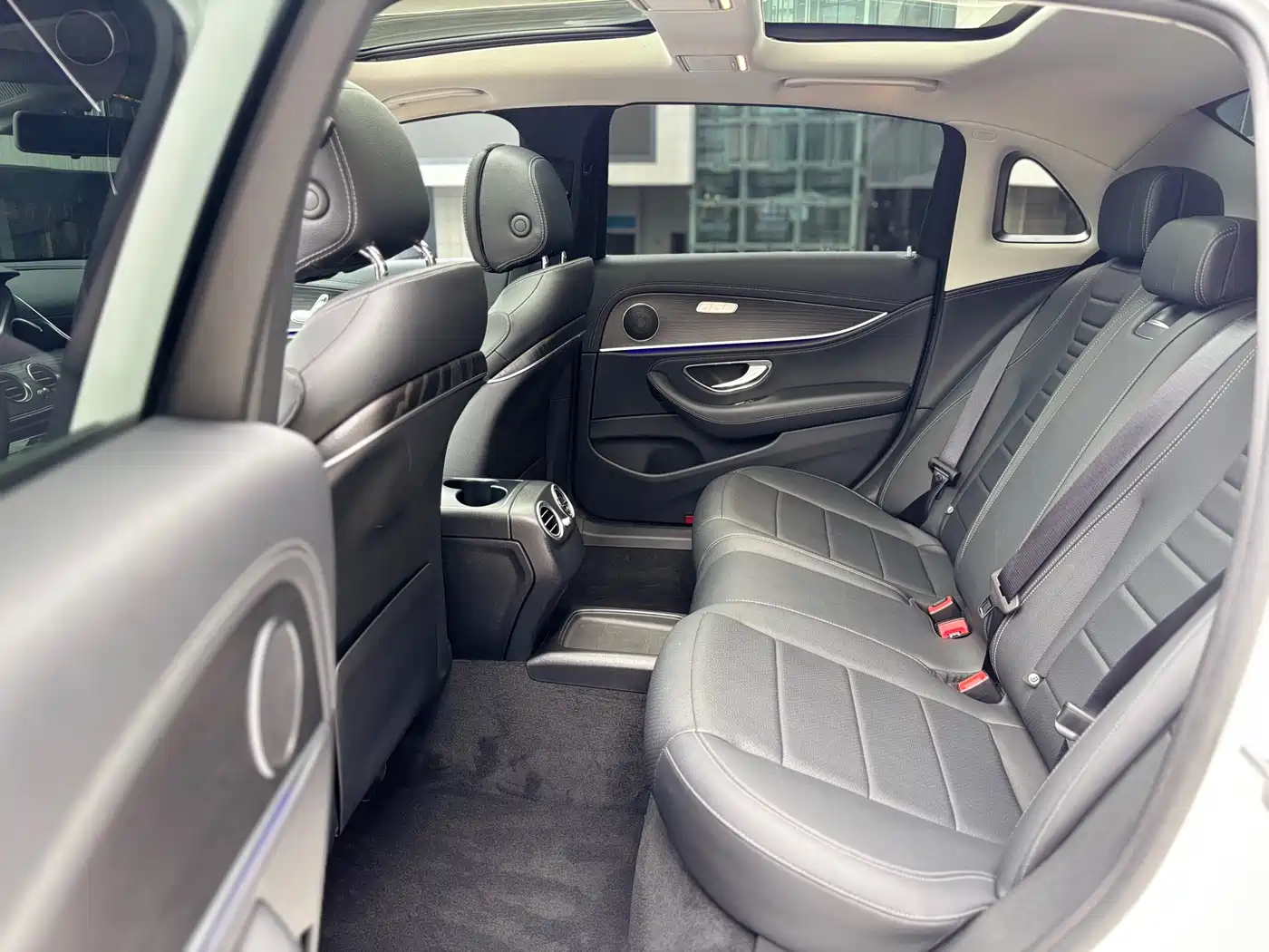 Mercedes-Benz E-Class 2020 Model E 260 L Sport фото 13
