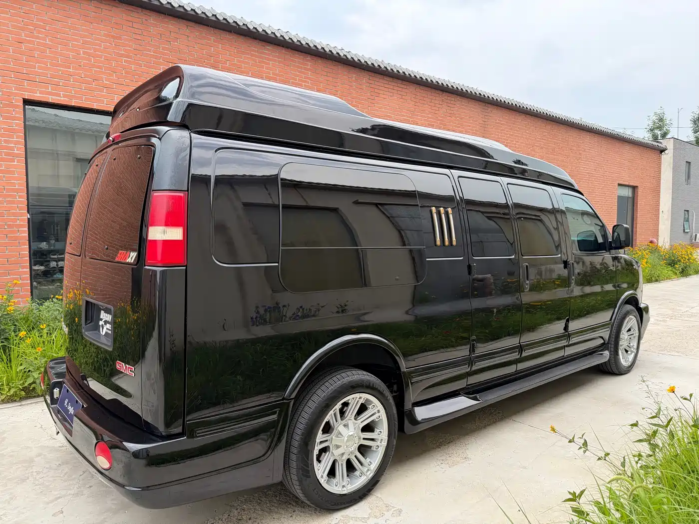 GMC Savana 2010 2011 Model 6.0L Business Star 7-seater