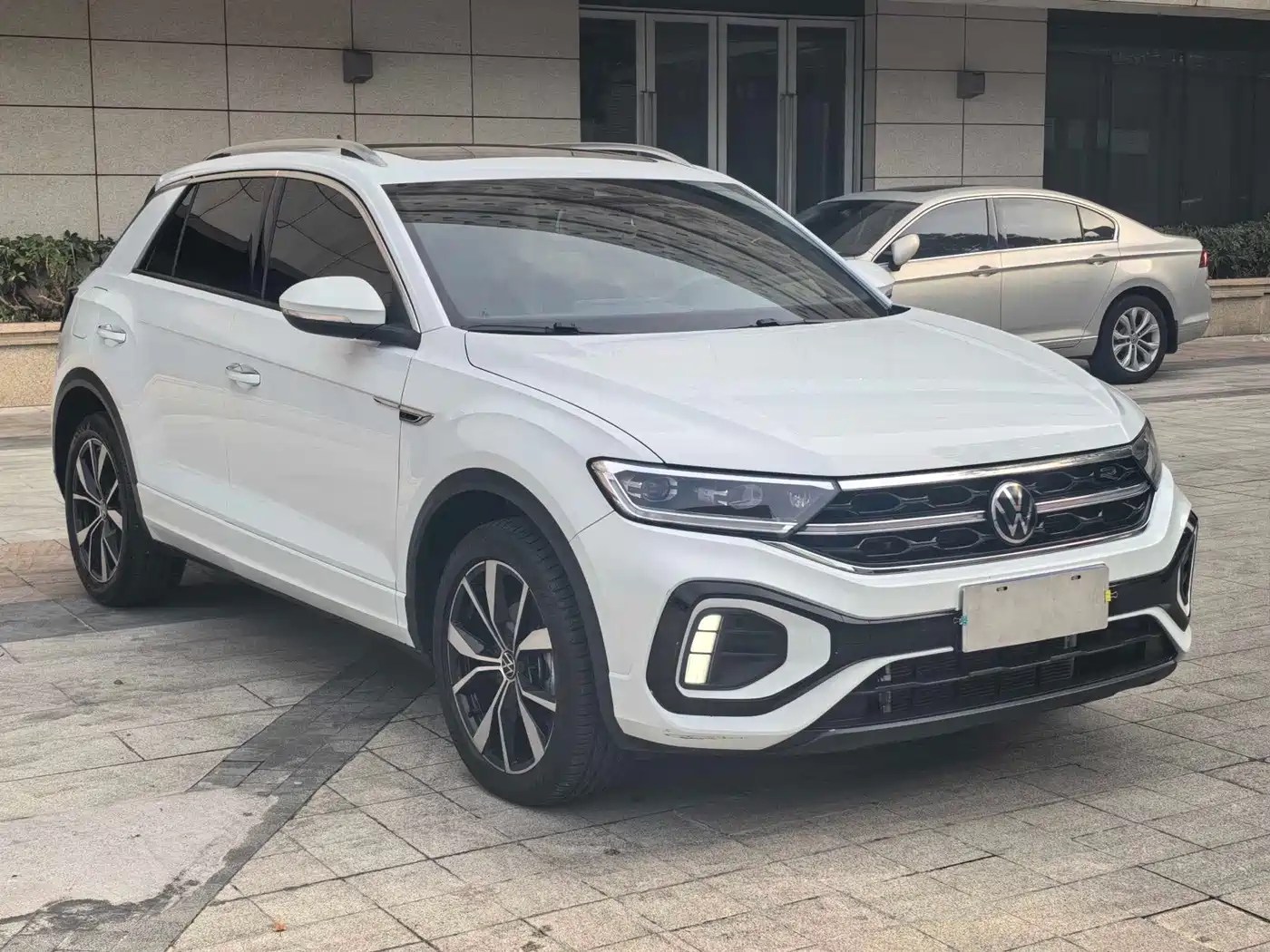 Volkswagen T-Roc, миниатюра 3