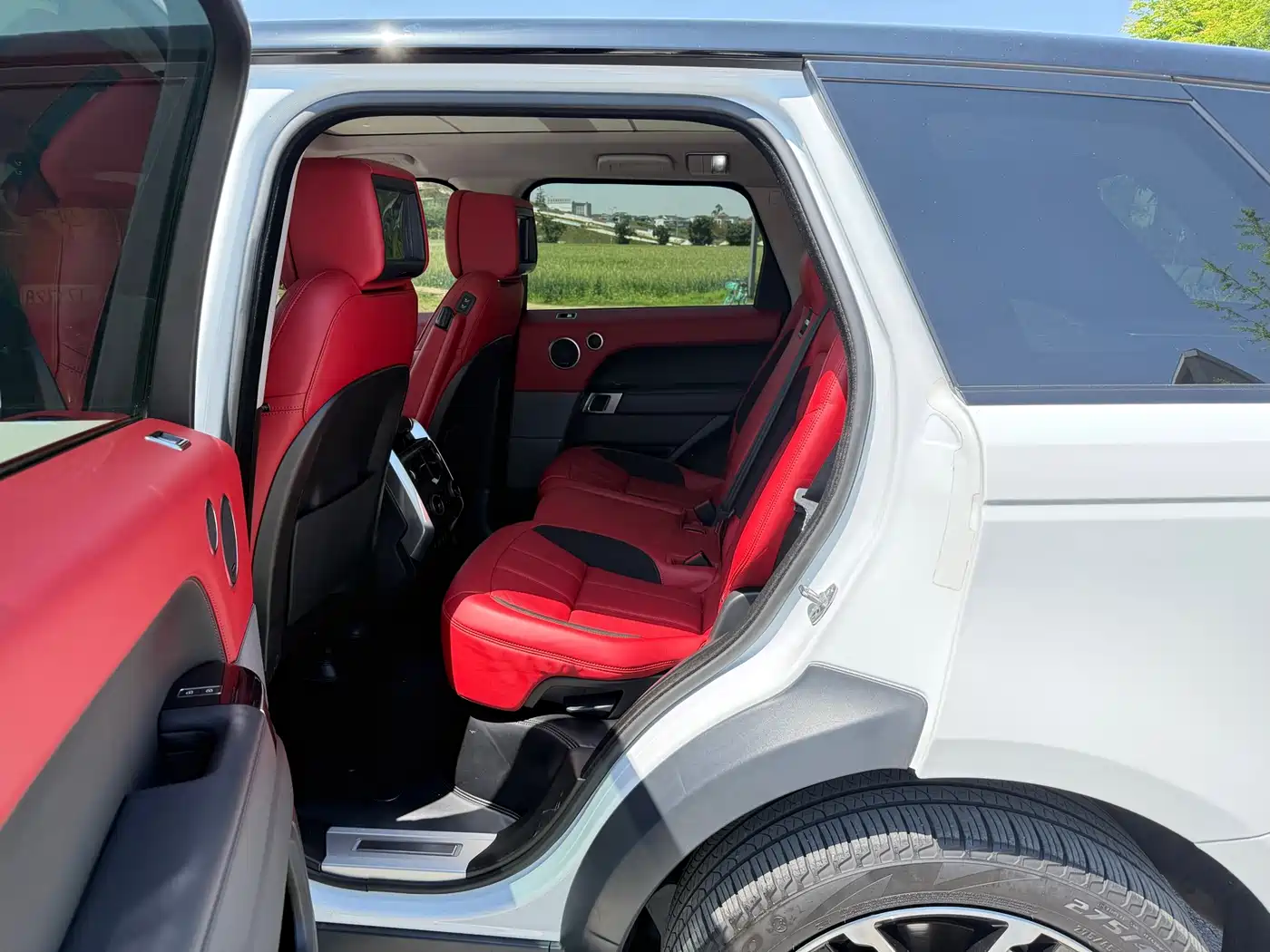 Land Rover Range Rover Sport 2022 3.0 L6 Gloss Black Edition фото 17