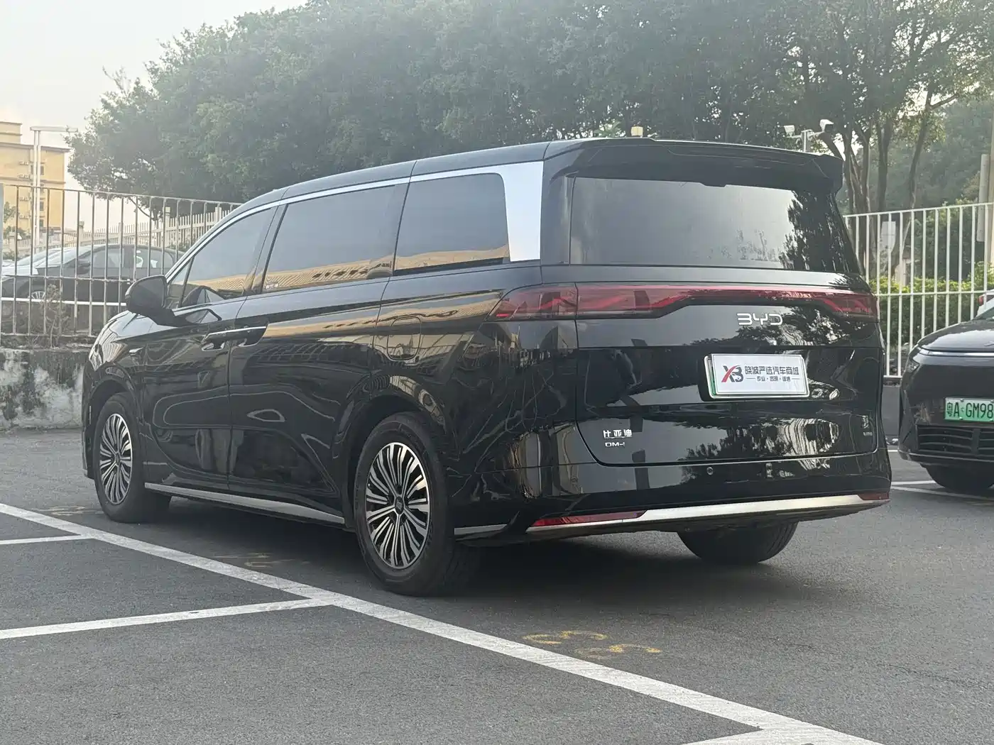 BYD Xia 2025 2025 DM-i 1.5T 100km Surpass Edition