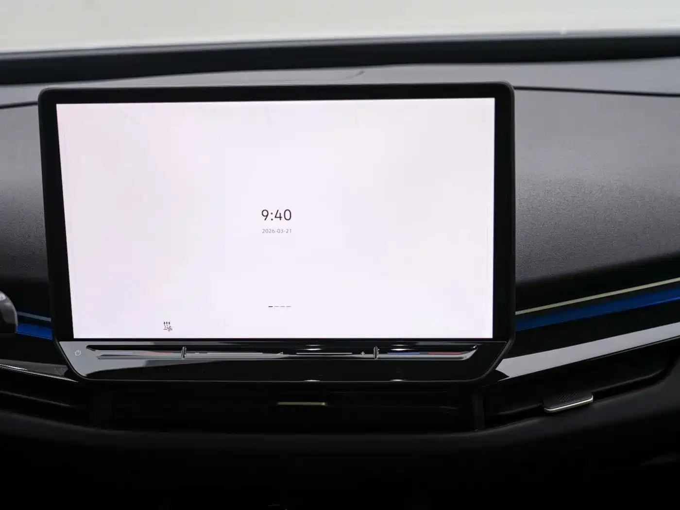 VOLKSWAGEN WITH THE CROWD 06