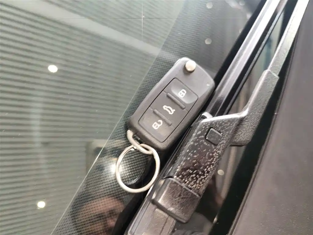 Volkswagen Tiguan 2015 2.0TSI Automatic 4WD Luxury фото 9