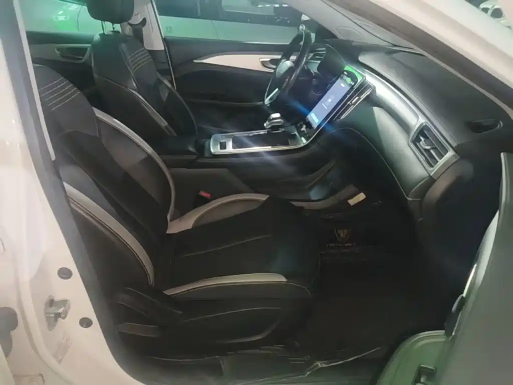 Roewe i6 MAX EV 2021 2020 Model 1.5T PHEV Cool Panoramic Sunroof Edition