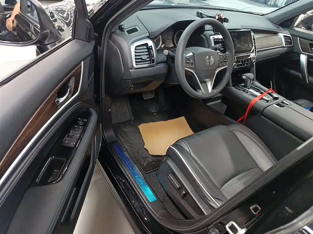 Фото 16 - Honda UR-V