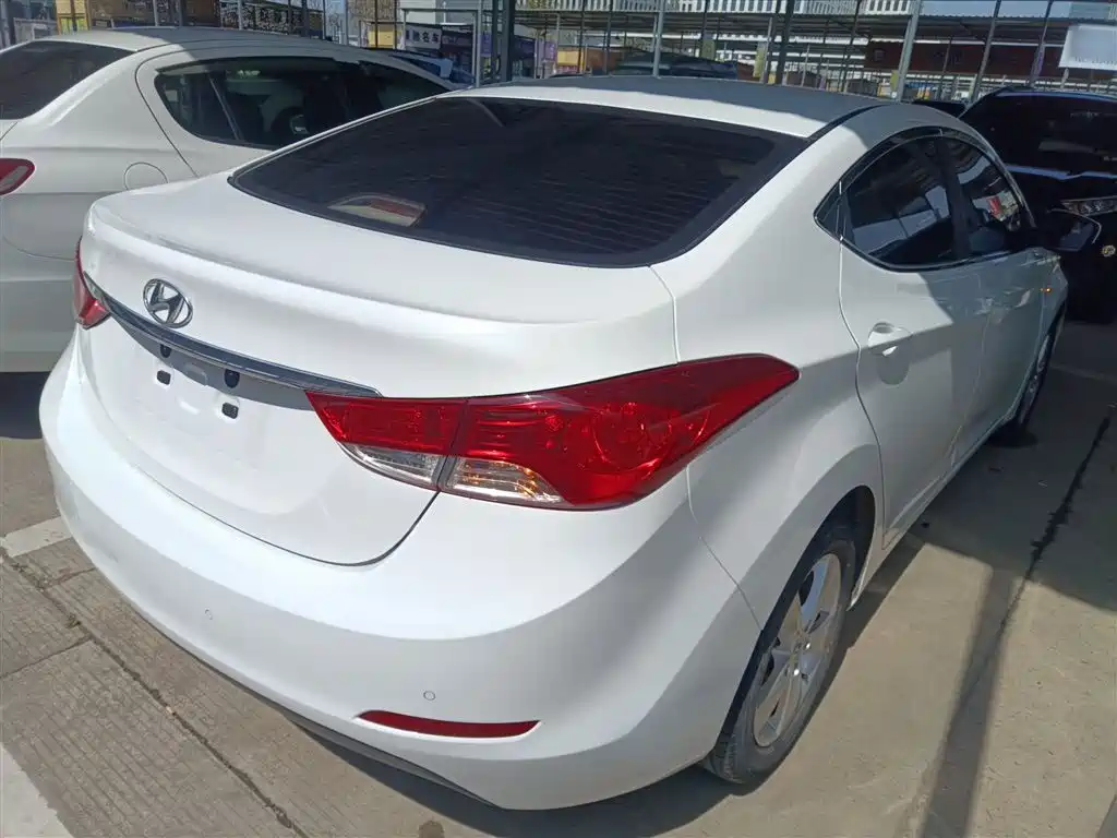 Hyundai Langdong 2012 1.6L Automatic Fashion фото 5