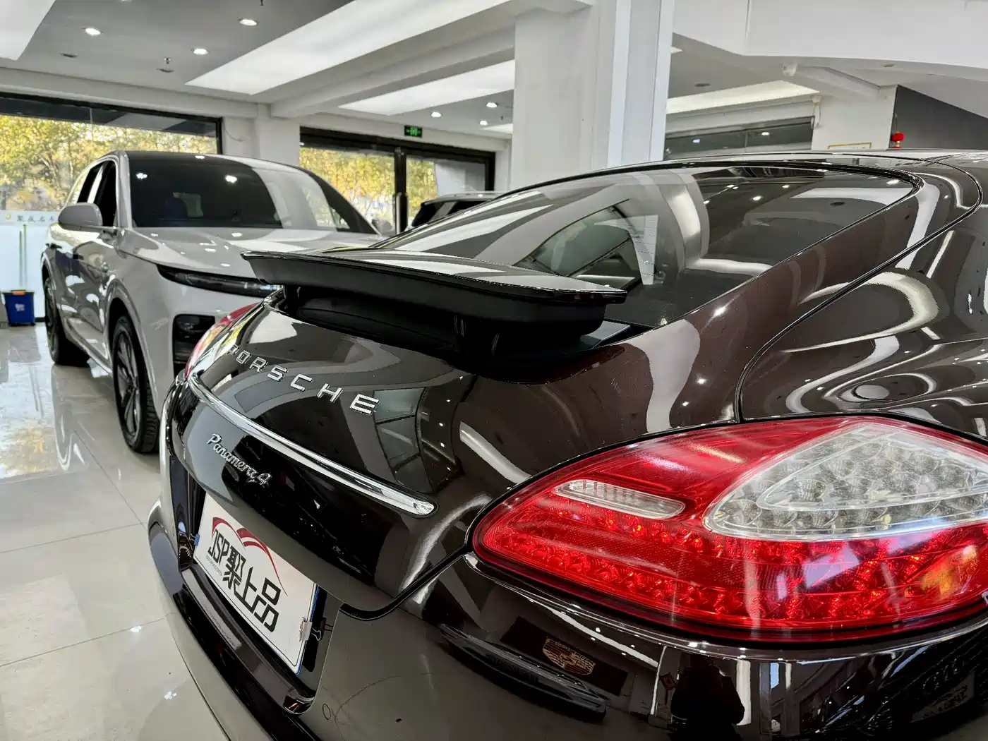 Porsche Panamera 2010 Panamera 4 3.6L фото 4