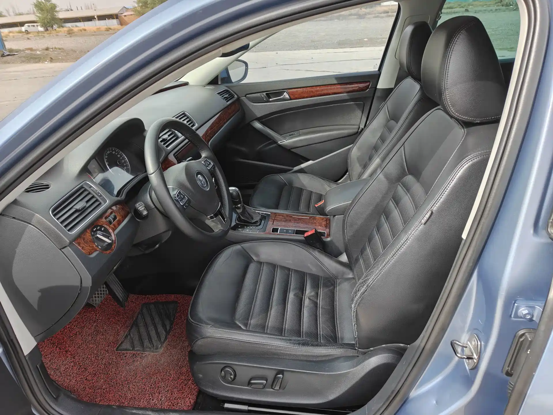 صورة 7 - Volkswagen Passat