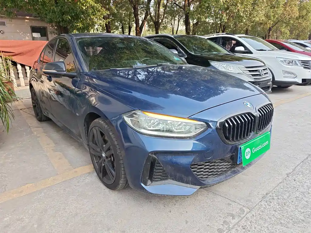 BMW 1 Series 2023 125i M Sport Shadow Edition фото 23