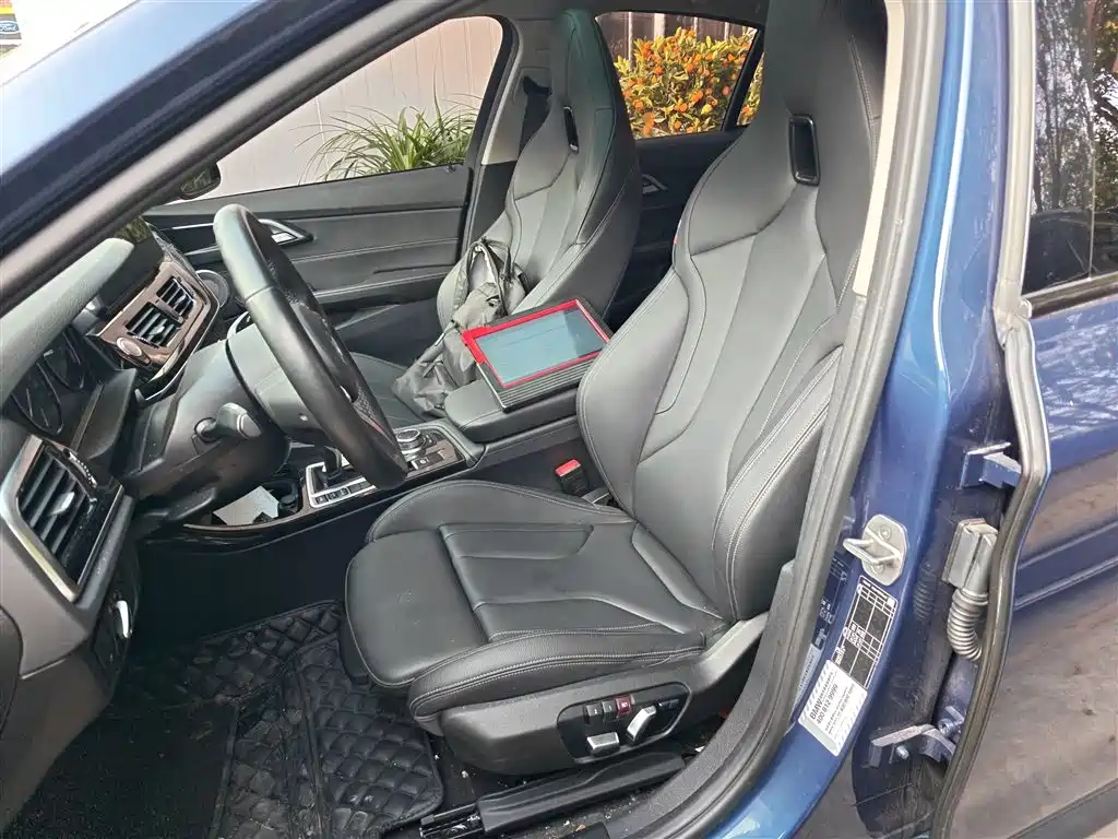 BMW 1 Series 2023 125i M Sport Shadow Edition фото 12