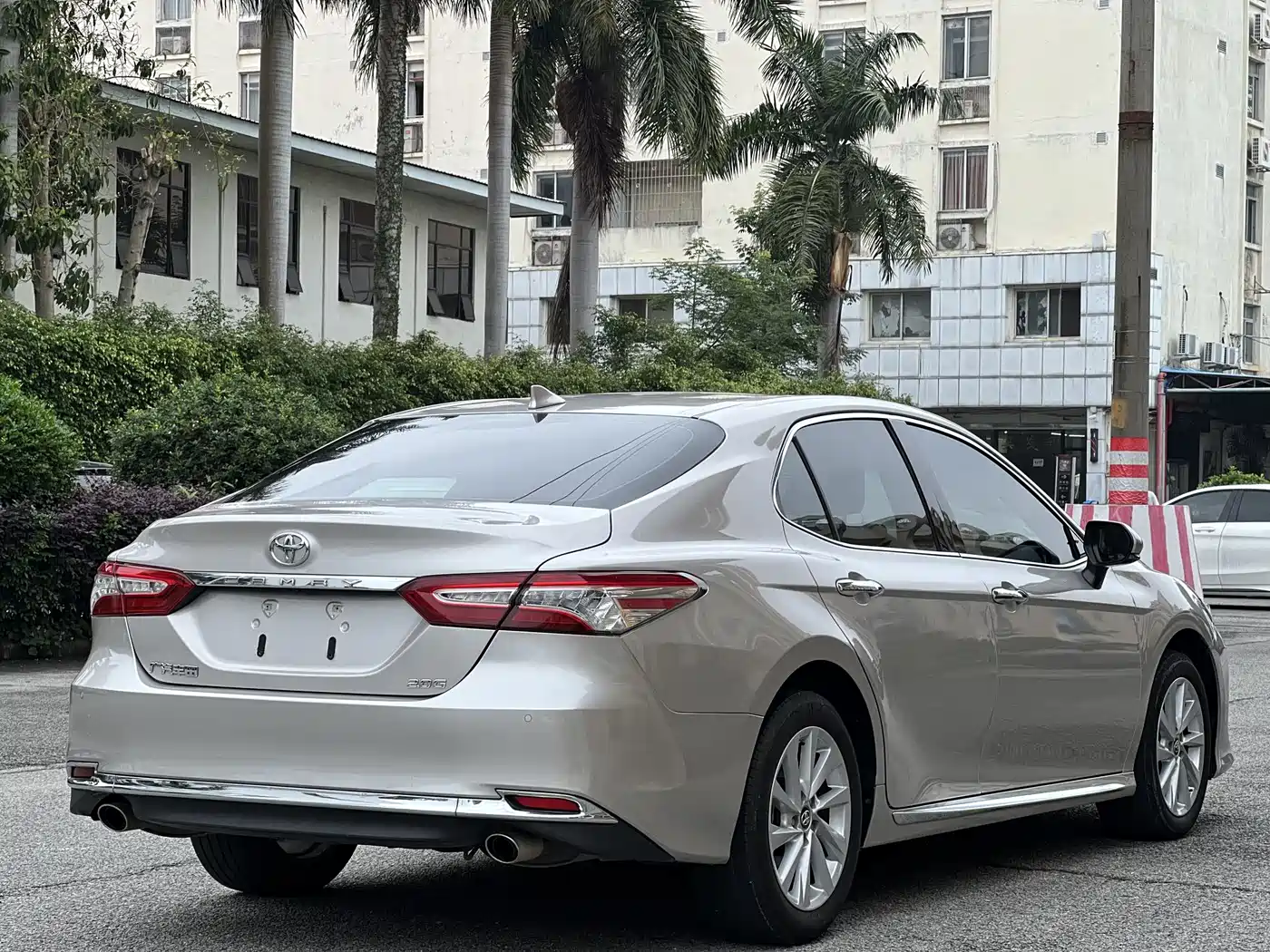 Toyota Camry 2023 2.0G Luxury Edition фото 13