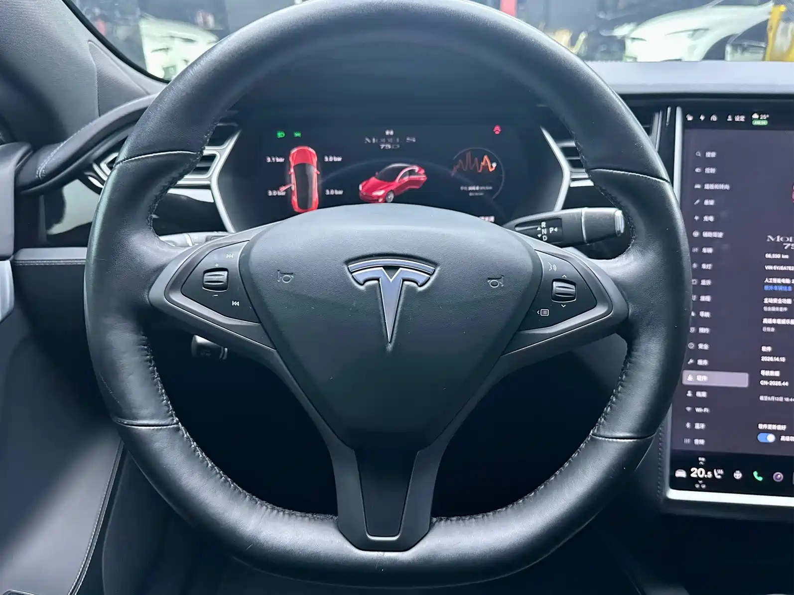 Фото 12 - Tesla Model S